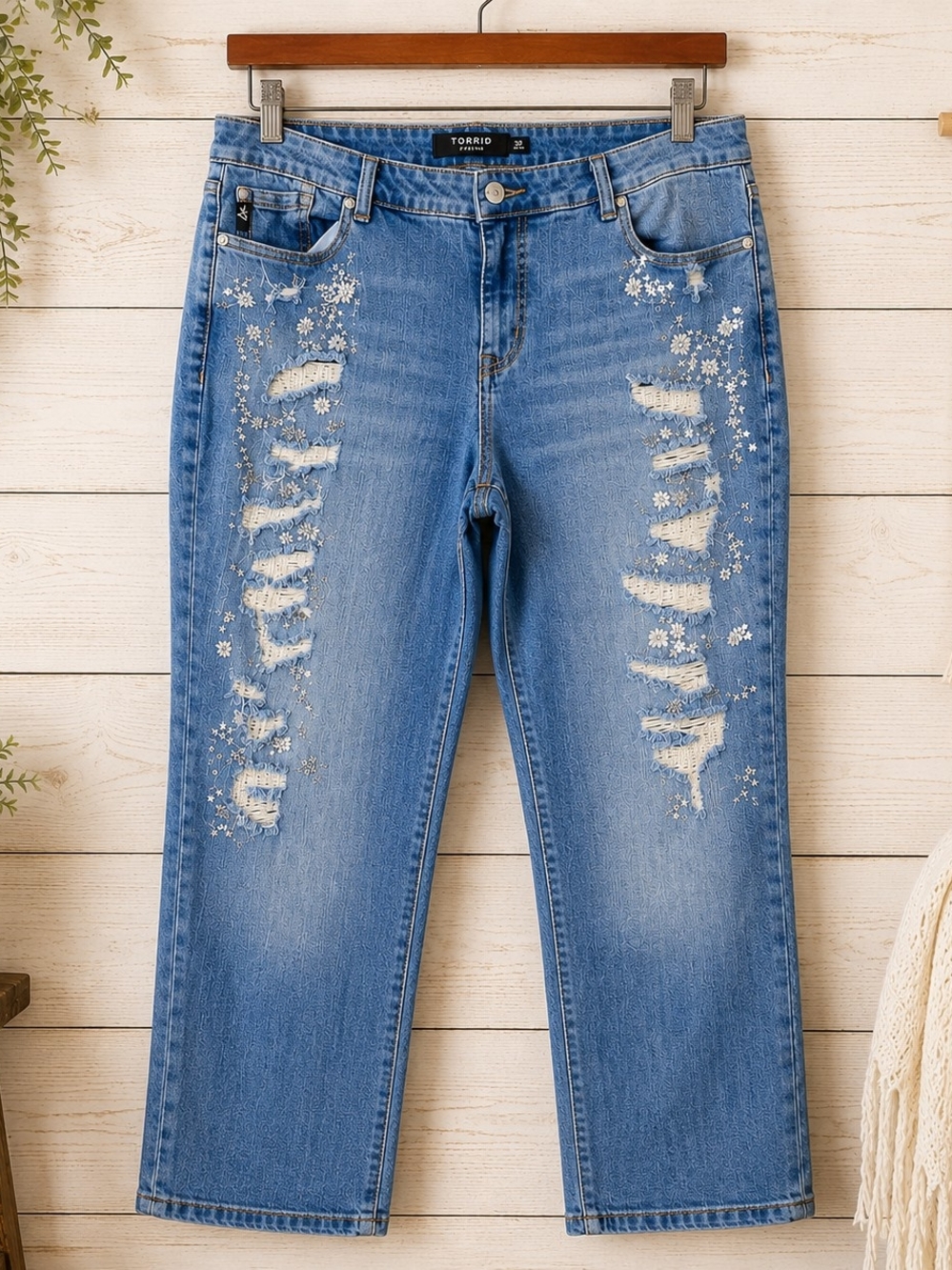Torrid Boyfriend Distressed Floral Embroidered Jeans Size 26 Plus Size